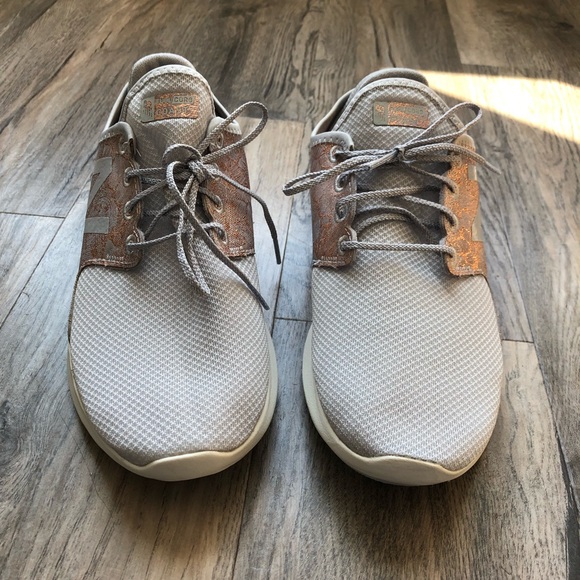 New Balance Rose Gold Sneakers Sz. 9.5 - Picture 3 of 6